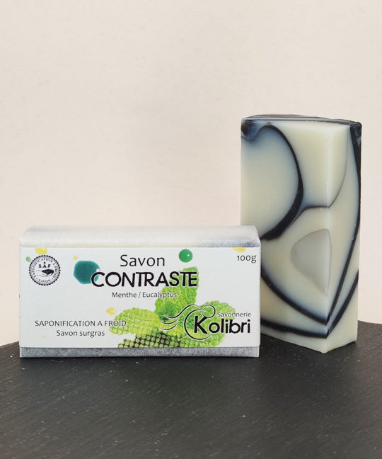 savon à la menthe et eucalyptus, marbré noir et blanc
