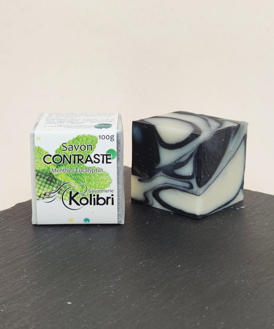 savon à la menthe et eucalyptus, marbré noir et blanc