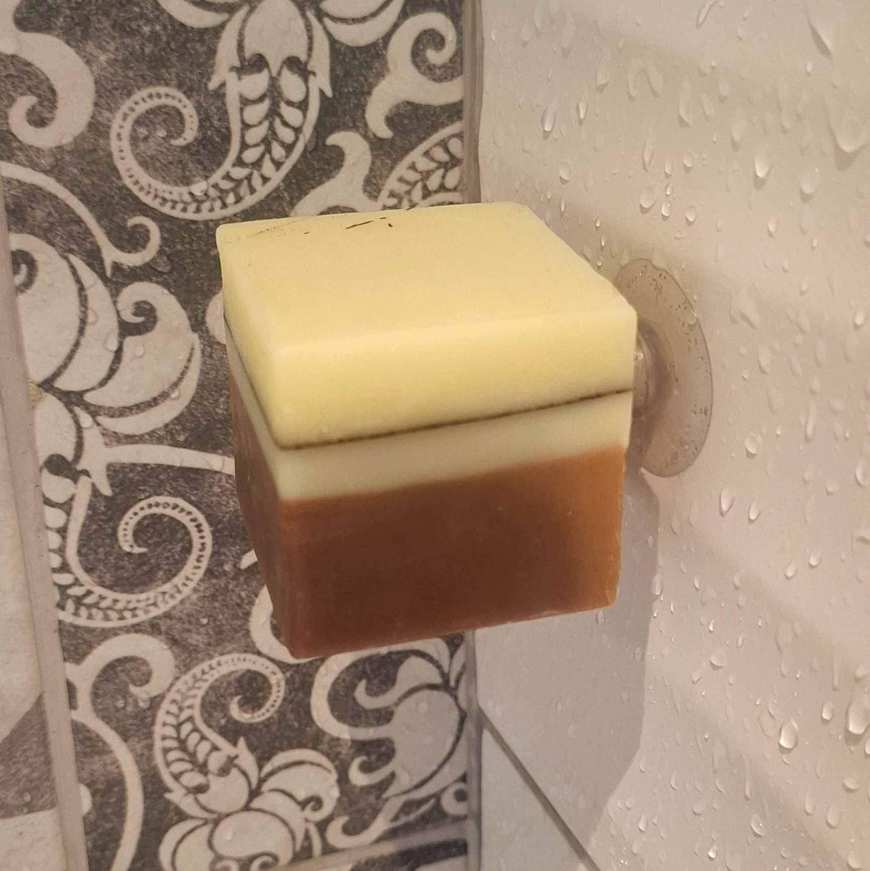 Porte-savon aimanté